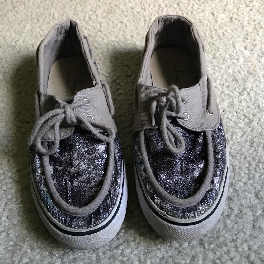 Blue fin shoes